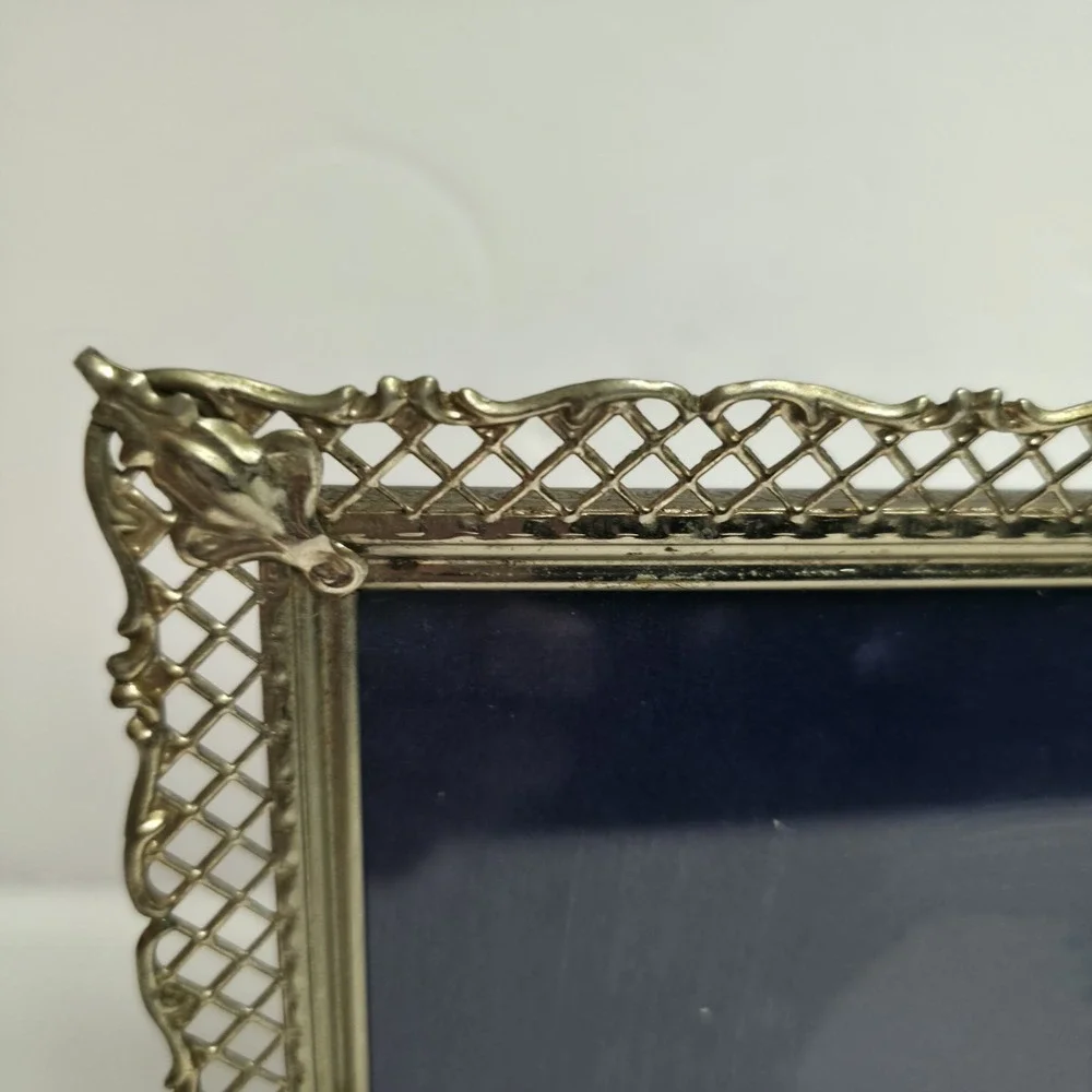 Vintage Hollywood Regency Gold Filigree Metal Picture Frame Ornate Lace Lattice
